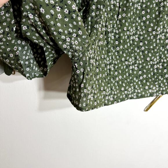 NWT Green Floral Pull On Shorts - Picture 4 of 5